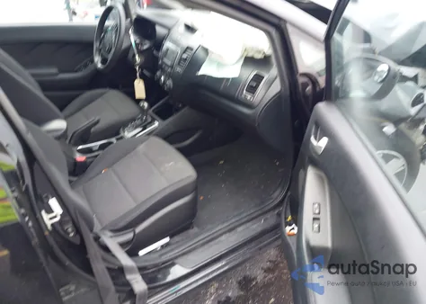 2018 Kia Forte Lx z USA, uszkodzony, nr VIN 3KPFL4A72JE166372